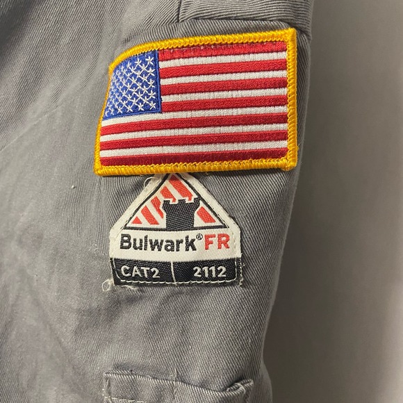 Bulwark Protective Apparel Coveralls 60-RG Flame Resistant Latshaw Drilling Logo - Picture 11 of 13